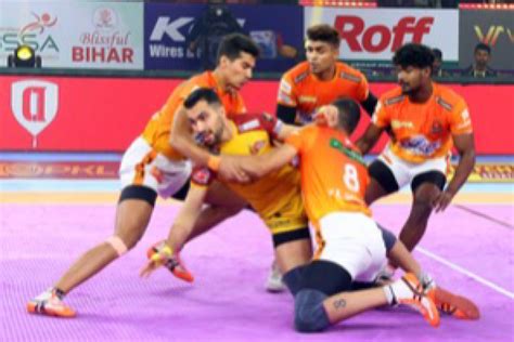 PKL Season 11 Deshwal S 19 Points Help Jaipur Pink Panthers Overcome