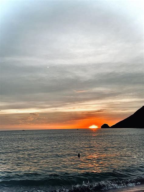 Anawangin Cove, Zambales : r/PhilippinesPics