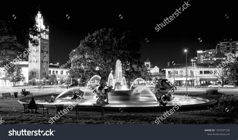 Kansas City Plaza Fountain Long Exposure Stock Photo 1353397106 ...