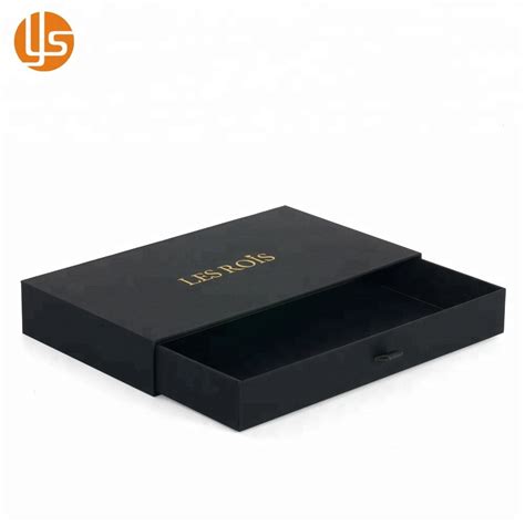 China Manufacturer Luxury Custom Logo Rigid Cardboard Gold Hot Stamping