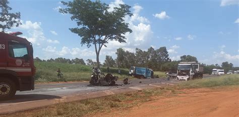 Motorista Morre Carbonizado Durante Engavetamento Na BR 153 Em Onda