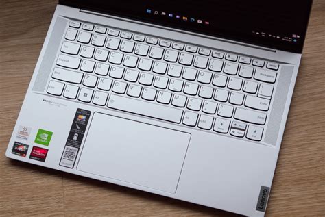 Lenovo Yoga Slim Carbon Review Perfect If You Don T Need