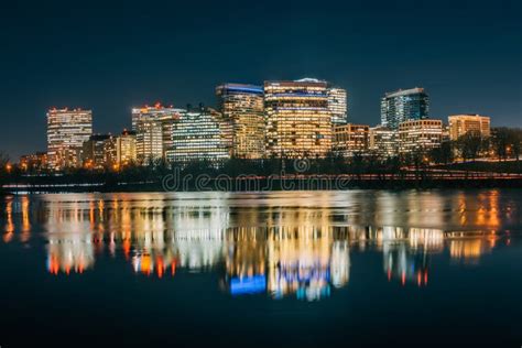 Washington DC Skyline at Night Stock Image - Image of memorials, states ...