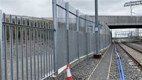 Railway Fencing Experts Uk Metcalfe Services