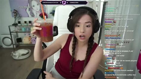 Poki Showing How Thicc She Is R Pokimanethiccc