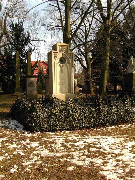 Göttingen Cheltenhampark Grave Of Carl Friedrich Gauß Deutschland