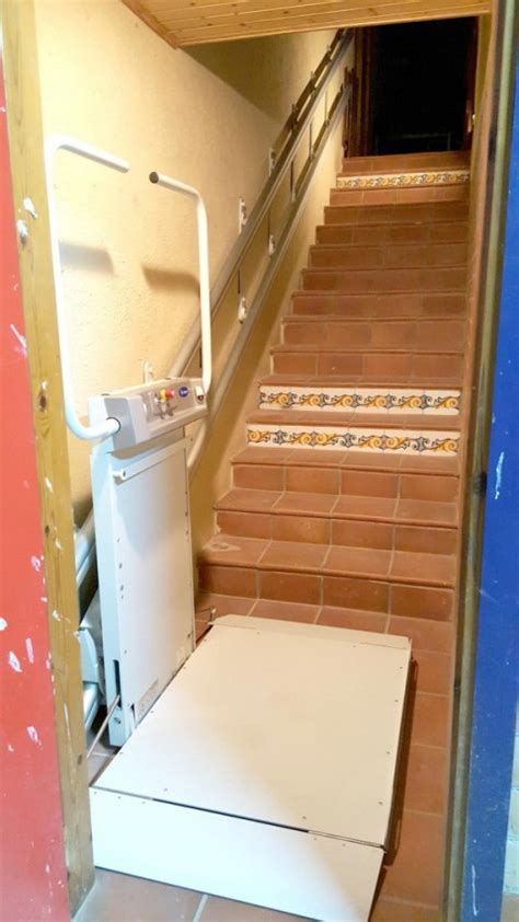 Plataforma Salvaescaleras SPATIUM En Una Casa Cabrianes