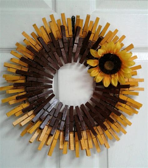 Clothespin Diy Crafts Wreath Crafts Wreath Decor Diy Wreath Door