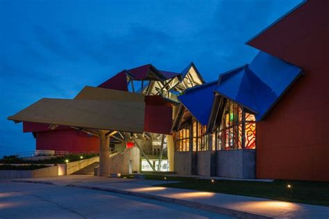 Biomuseo Gehry Partners Isthmus Of Panama Frank Ghery Gehry Canopy