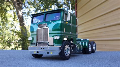 If Anyone Has Built The Amt White Freightliner Kit Model Truck Kits