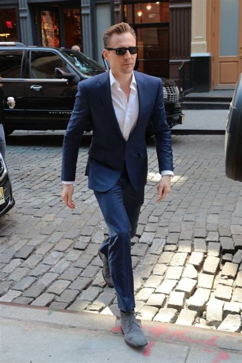 Style Guide How To Dress Like Tom Hiddleston Tom Hiddleston Suits Toms