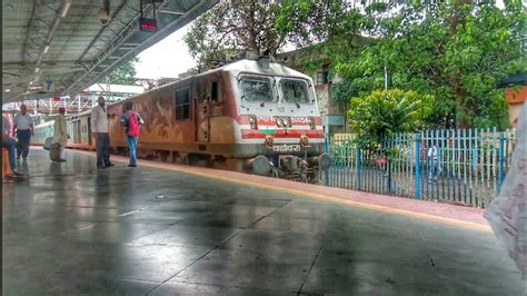 Shri Ganganagar Humsafar Express 22498 Arriving At Kalyan Junction With