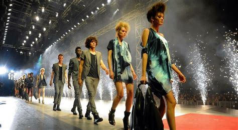 Milano Fashion Week Al Via La Moda Donna Sfila Online Tutte Le Date