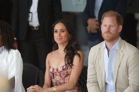 Leitura labial revela ordem de Meghan Markle para Príncipe Harry em