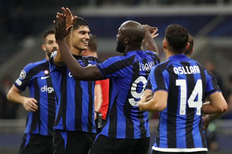 Champions Chi Ha Guadagnato Di Pi Napoli In Vetta Male La Juve