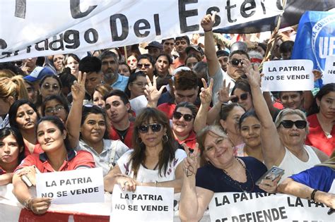 Masiva Marcha De La Cgt En Santiago Del Estero Contra El Dnu Y La Ley