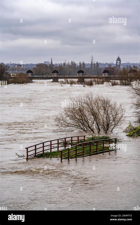 Agua Alta En El Ruhr Despu S De D As De Fuertes Lluvias El Ruhr Est