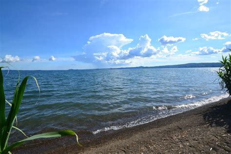 Wonderful villa with private beach on Lake Bolsena | ITALY Magazine