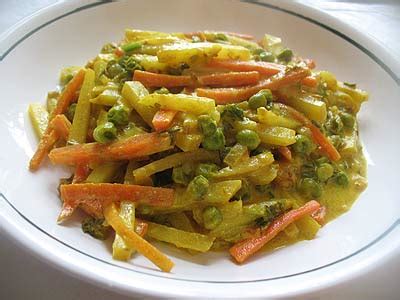 Lisa's Vegetarian Kitchen: Mixed Vegetable Curry (Sabzi Bhaji)