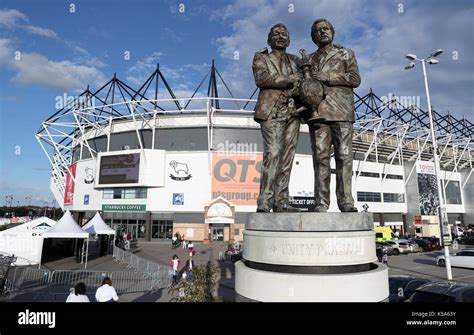 The statue brian clough peter taylor hi-res stock photography and images - Alamy