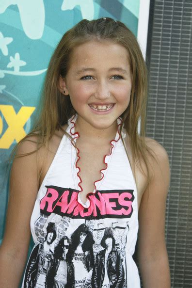 Noah Cyrus In Teen Choice Awards 2009 Arrivals 1 Of 4 Zimbio