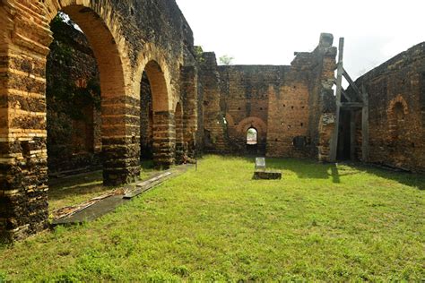 ALAGOINHAS Ruínas e Igreja de Santo Antonio Projeto Foto Strada