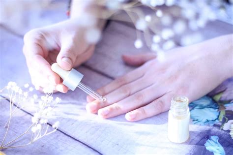 Comment Prendre Soin De Vos Ongles La Maison