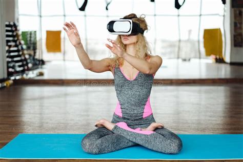 Woman In Yoga Class With Vr Headset Stock Image Image Of Happy Pose