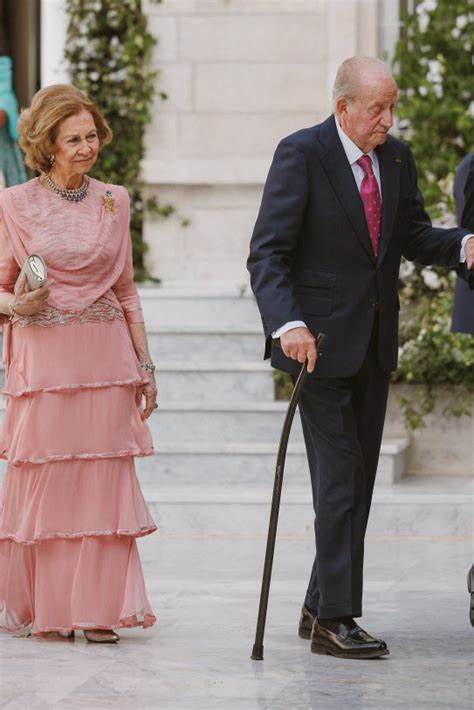 La reina Sofia i Joan Carles I no discuteixen en castellà els empleats