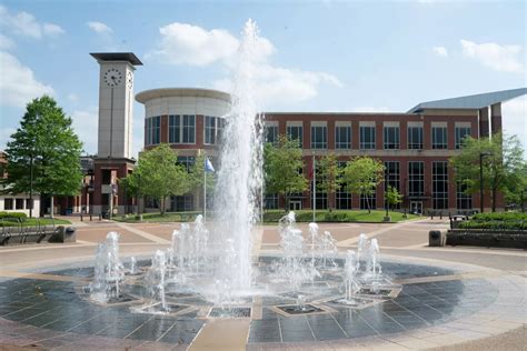 Explore the University District neighborhood in Memphis, Tennessee