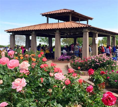 Corpus Christi Water Gardens Wedding | Fasci Garden