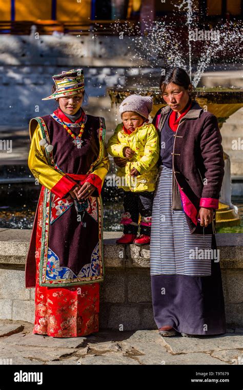 Traditional Tibetan Clothing