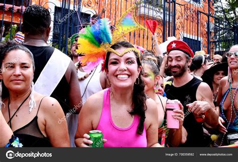 Rio Janeiro Brazil Bloco Carnavalesco Ceu Terra Parades Narrow