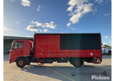 Buy Used Hino Hino Fd J Tray Truck In Listed On Machines U