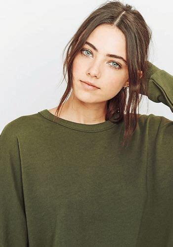 Pin By Winni04 On Amelia Zadro Female Character Inspiration Brown Hair Green Eyes Amelia Zadro