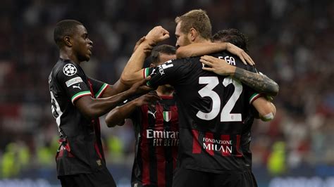 Milan vence a primeira na Champions League e assume a liderança do Grupo E