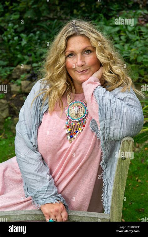 Author Amanda Prowse Stock Photo Alamy