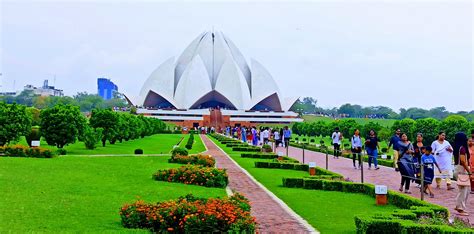 Lotus Temple Delhi: Timings, Ticket Price, Height and Built by Info ...