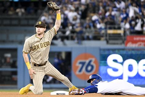 Double Play Helps Rescue Padres In Nlds Game 2 Win Vs Dodgers Los