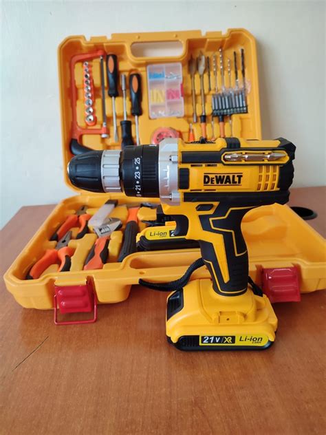 DEWALT 28V Cordless Electric Drill Tool Set WITH 2 Batteries – Divine ...