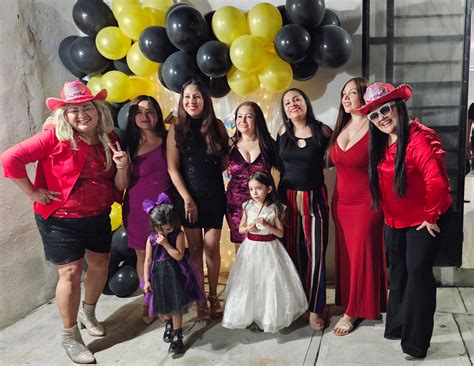 Lizeth Cisneros - Lizeth Cisneros added a new photo.