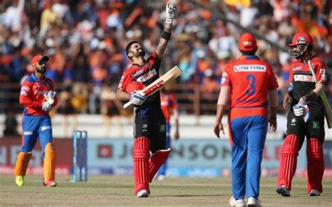 IPL 2016 Kohli Smashes Maiden T20 Ton On Sachins 43rd Birthday India TV