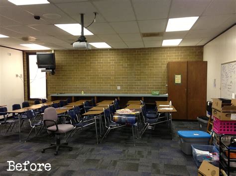 Creating The Cozy Classroom On A Budget Classroom Makeover Classroom Decor High School