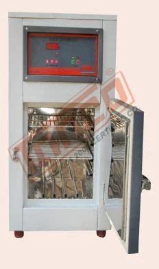 Oven Universal At Best Price In New Delhi By P L Tandon Co Id