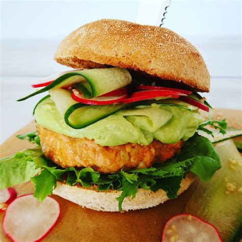 Salmon Burger With Avocado Wasabi Mayo Salmon Burgers Salmon