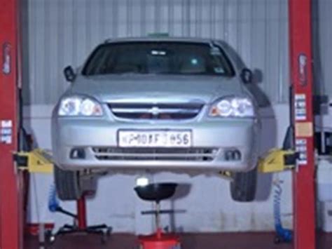 2 Post Hydraulic Lift At Best Price In Secunderabad By Paramount Auto