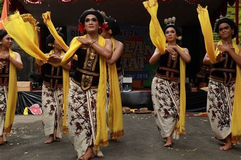 Tari Lengger Lanang Tarian Tradisional Banyumas