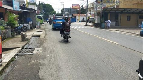 Warga Resah Kerukan Aspal Di Jalan Raya Ciampea Bogor Belum Ditambal