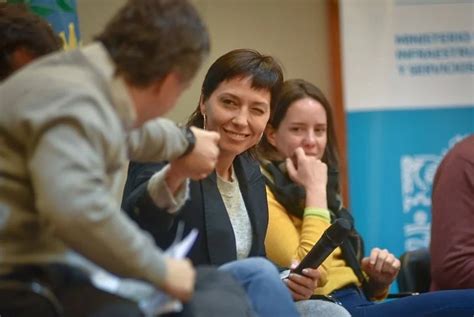 Mayra Mendoza participó de la apertura de sobres para la licitación de