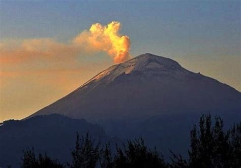 Emite 220 exhalaciones de baja intensidad el volcán Popocatépetl